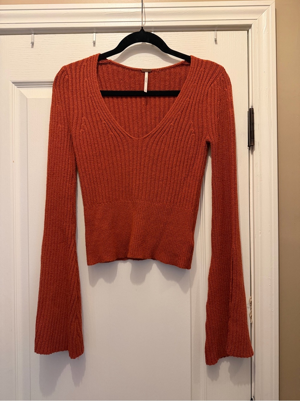 Free People Rust Orange Ribbed V-Neck Bell Sleeve Sweater - XS - NWOT